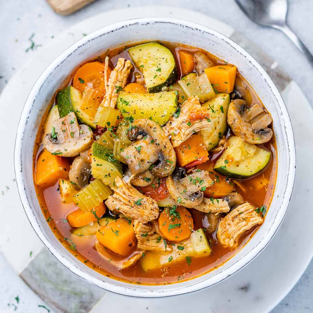 Healthy & Hearty Chicken Vegetable Soup for Chilly Evenings